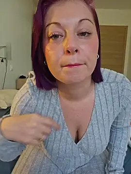 Chaudesquirt online show from February 23, 7:09 am