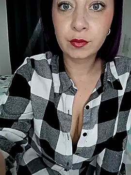 Snapshot of Chaudesquirt chatting on February 5, 1:11 pm Chaudesquirt online show from February 5, 1:11 pm