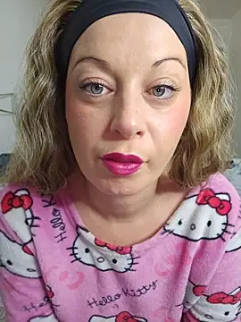 Chaudesquirt online show from January 12, 7:15 am