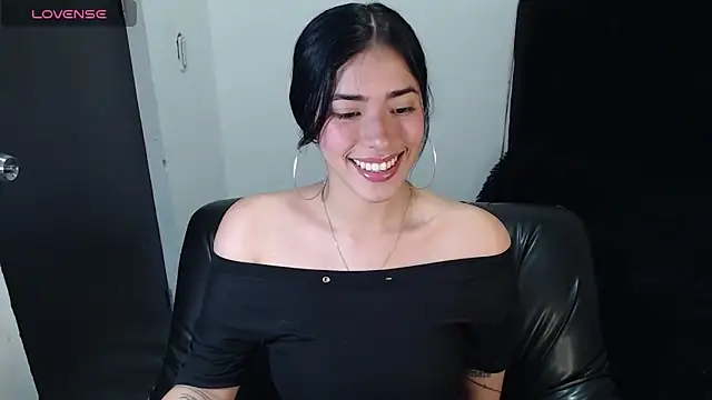 LESLIEBLACK  online show from January 27, 11:43 pm