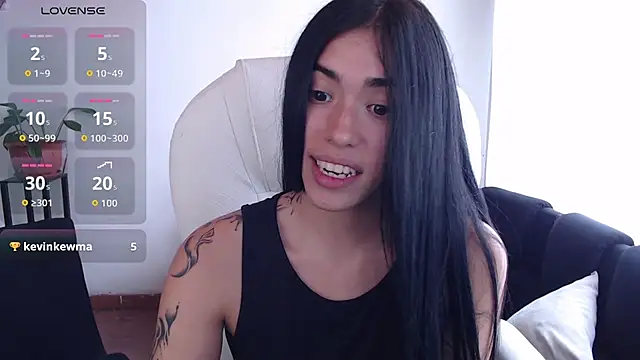 LESLIEBLACK  online show from August 5, 6:13 pm