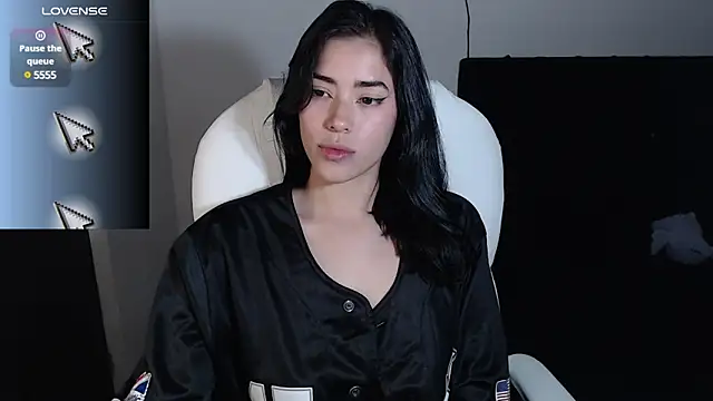 LESLIEBLACK  online show from February 27, 2:57 am