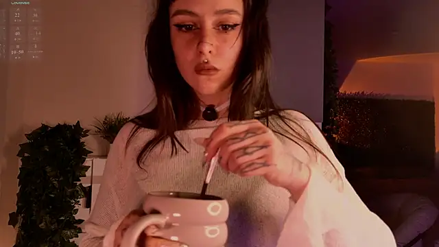 MichaellaMoon online show from April 12, 4:43 pm