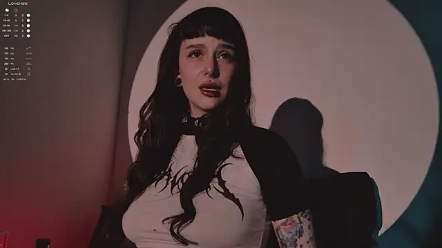 MichaellaMoon online show from December 4, 3:44 pm