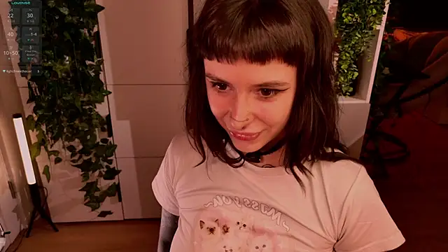 MichaellaMoon online show from April 15, 6:56 pm