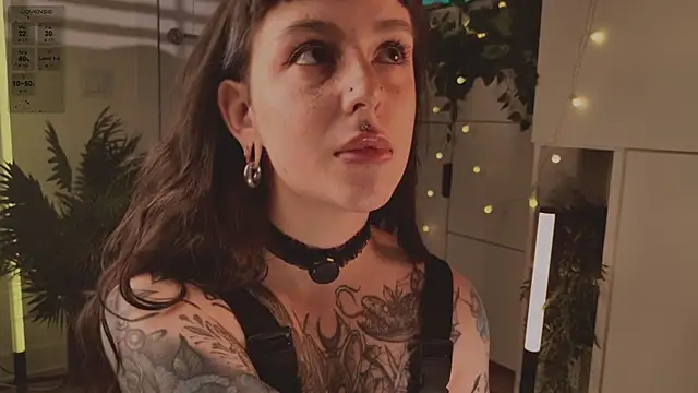 MichaellaMoon online show from January 16, 7:51 pm