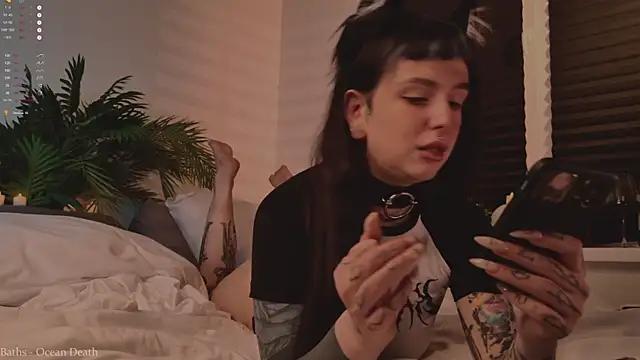 MichaellaMoon online show from October 30, 5:21 pm