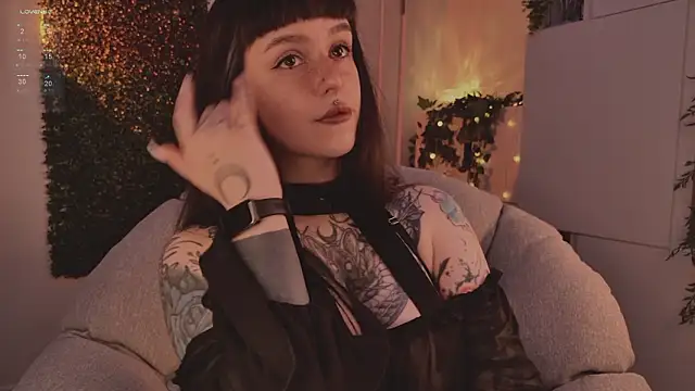 MichaellaMoon online show from February 4, 4:24 pm