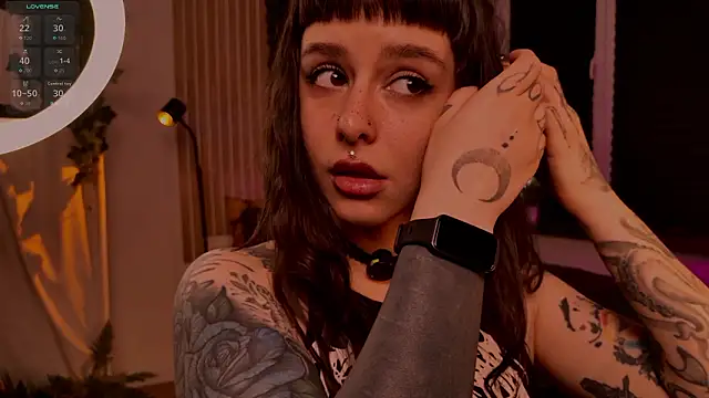 MichaellaMoon online show from February 21, 5:04 pm