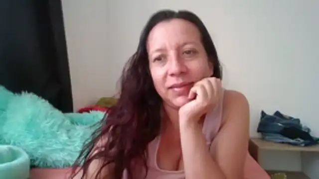 Snapshot of milfevha chatting on December 14, 12:00 pm milfevha online show from December 14, 12:00 pm