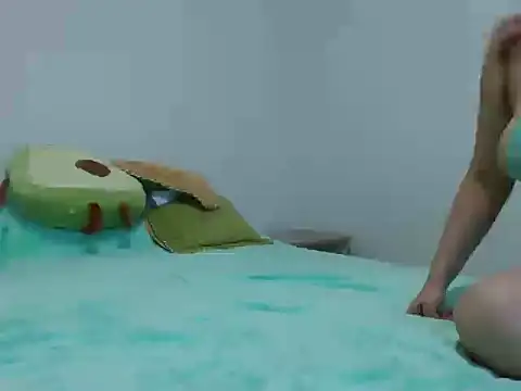 Snapshot of milfevha chatting on December 3, 10:42 pm milfevha online show from December 3, 10:42 pm