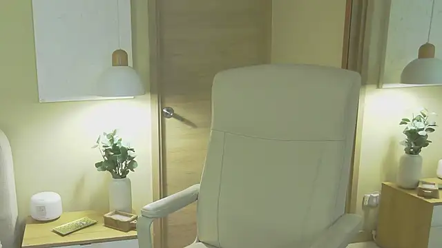 Alessia-miller  online show from March 4, 11:45 pm