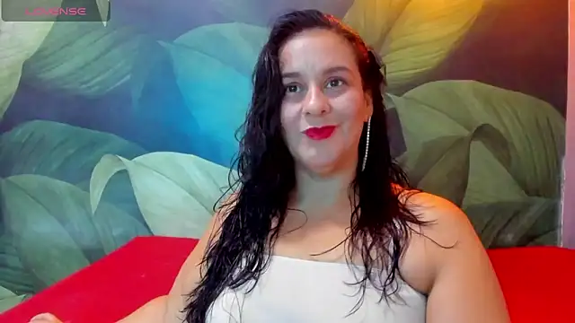 Snapshot of Sharllot_bbw chatting on January 14, 7:43 pm Sharllot bbw online show from January 14, 7:43 pm