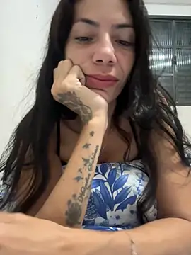 Snapshot of Rainha_Travessa chatting on April 10, 8:32 am Rainha Travessa online show from April 10, 8:32 am