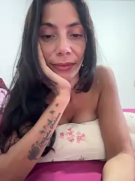 Snapshot of Rainha_Travessa chatting on March 18, 5:47 pm Rainha Travessa online show from March 18, 5:47 pm