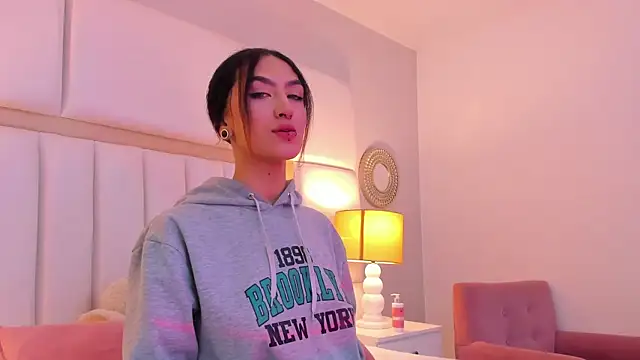 EllaBennet online show from March 15, 11:40 am