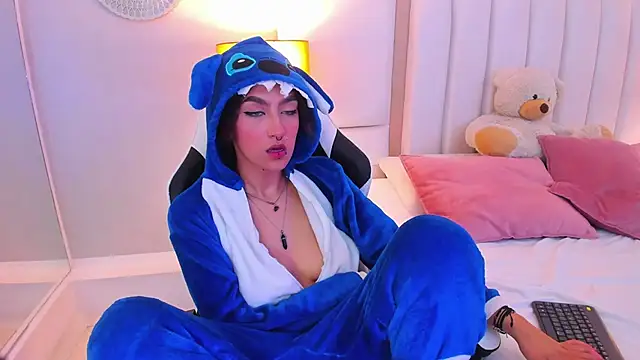 EllaBennet online show from March 19, 8:23 am