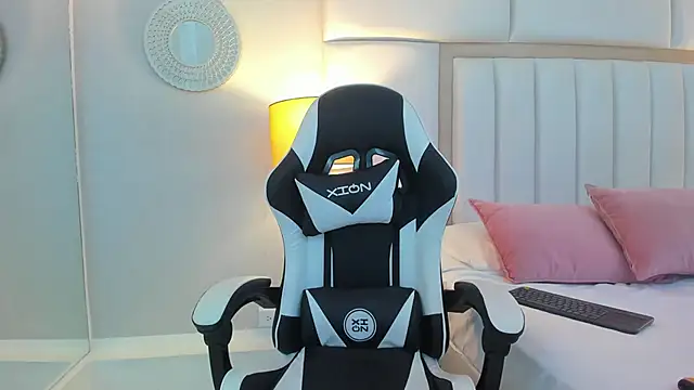 EllaBennet online show from February 20, 4:50 am