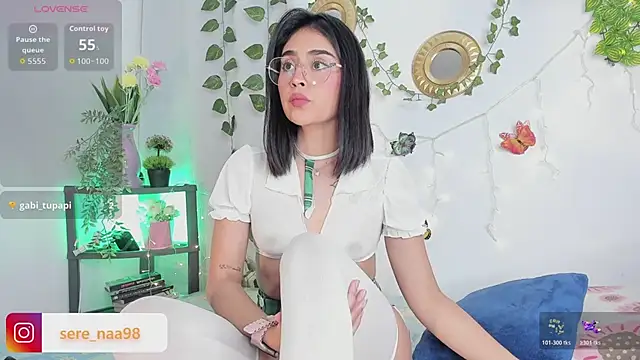 serena jeyms online show from March 6, 1:33 am