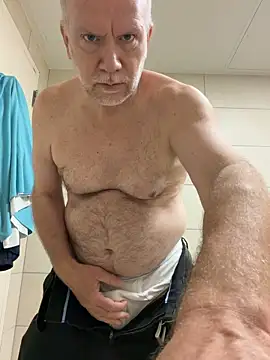 FLSexyGuy online show from May 6, 1:04 pm