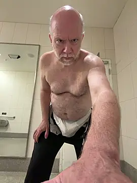 FLSexyGuy online show from May 2, 1:05 pm