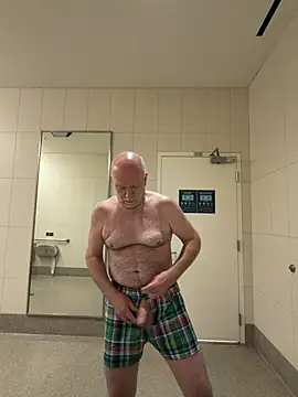 FLSexyGuy online show from April 19, 12:50 pm