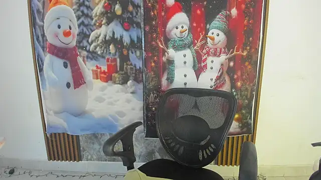 Snapshot of nicol_jone1 chatting on December 21, 12:57 am nicol jone1 online show from December 21, 12:57 am