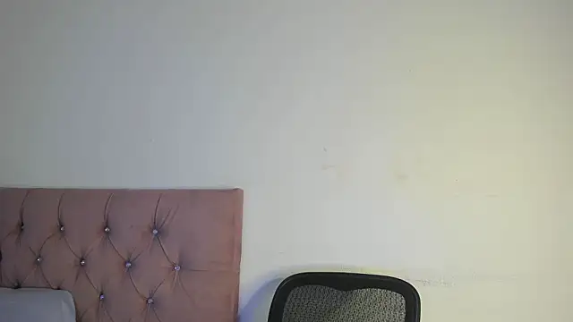 Snapshot of nicol_jone1 chatting on February 24, 11:27 pm nicol jone1 online show from February 24, 11:27 pm