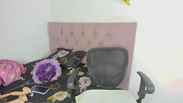 nicol jone1 online show from April 13, 2:59 am