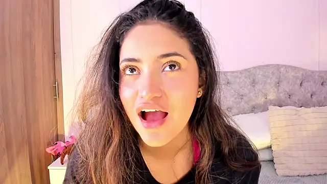 Isa squirt1 online show from December 5, 3:49 am