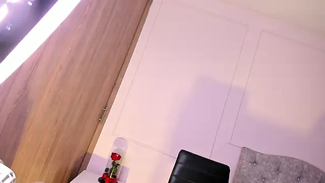 Isa squirt1 online show from November 27, 3:51 am