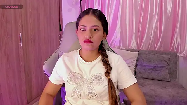 Snapshot of Isa_squirt1 chatting on September 12, 2:12 am Isa squirt1 online show from September 12, 2:12 am