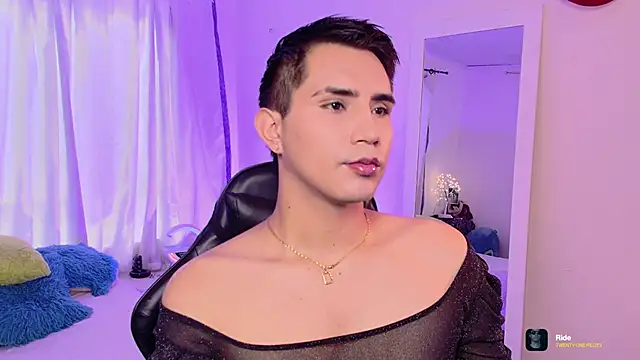 Snapshot of Chris_Maddox chatting on November 12, 6:01 pm Chris Maddox online show from November 12, 6:01 pm