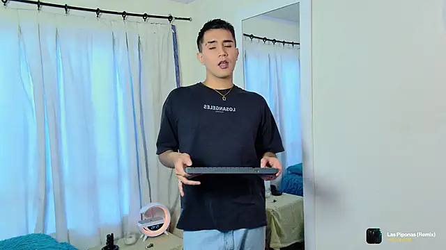 Snapshot of Chris_Maddox chatting on November 1, 8:46 pm Chris Maddox online show from November 1, 8:46 pm