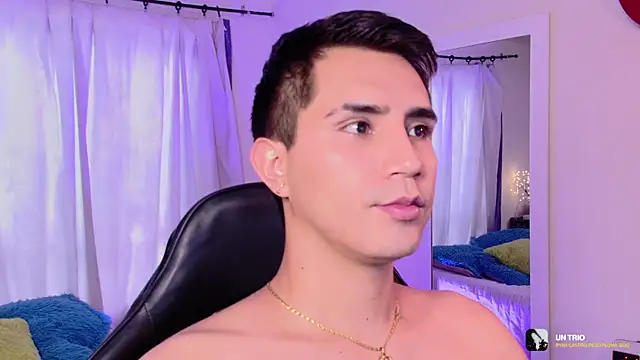 Snapshot of Chris_Maddox chatting on November 15, 7:29 pm Chris Maddox online show from November 15, 7:29 pm