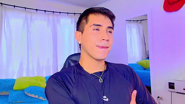 Snapshot of Chris_Maddox chatting on December 16, 7:18 pm Chris Maddox online show from December 16, 7:18 pm