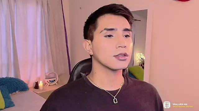 Snapshot of Chris_Maddox chatting on November 13, 9:40 pm Chris Maddox online show from November 13, 9:40 pm