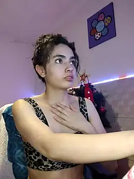 Snapshot of Emily_Saez1 chatting on December 8, 7:15 am Emily Saez1 online show from December 8, 7:15 am