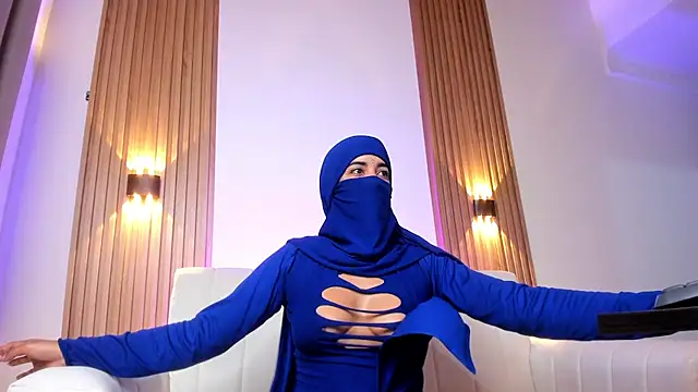 Snapshot of natash_malak chatting on February 12, 3:40 am natash malak online show from February 12, 3:40 am