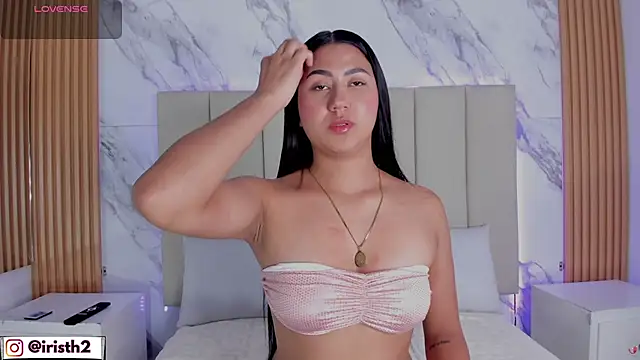 Iris Thompson  online show from February 6, 3:35 am