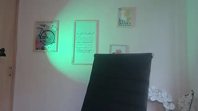 lucy diiaz online show from February 9, 1:56 pm