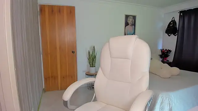 lucy diiaz online show from September 29, 7:08 pm