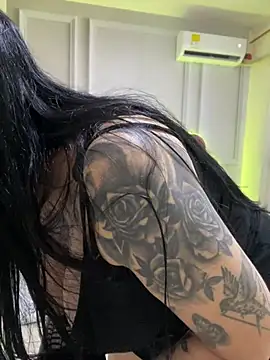 Snapshot of eva_sexx69 chatting on June 27, 12:22 pm eva sexx69 online show from June 27, 12:22 pm