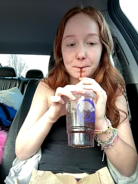 Snapshot of gingerbabe18 chatting on January 8, 9:10 pm gingerbabe18 online show from January 8, 9:10 pm
