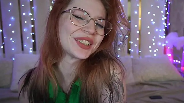 Snapshot of Sasha_Exclusive chatting on February 17, 4:09 am Sasha Exclusive online show from February 17, 4:09 am