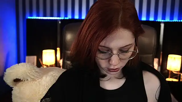 Snapshot of Sasha_Exclusive chatting on February 24, 3:33 am Sasha Exclusive online show from February 24, 3:33 am