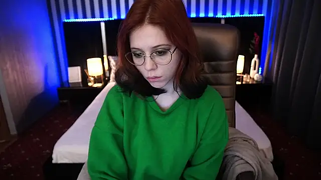 Snapshot of Sasha_Exclusive chatting on February 25, 7:42 am Sasha Exclusive online show from February 25, 7:42 am