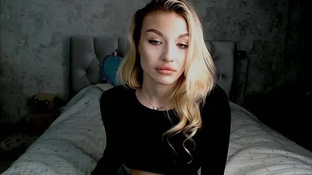 Ella Milla online show from May 11, 4:04 pm