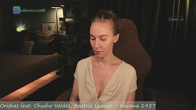 Snapshot of _Eva_Adama chatting on May 20, 4:42 am Eva Adama online show from May 20, 4:42 am