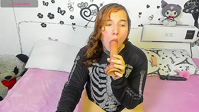 cutekat  online show from March 27, 3:48 am